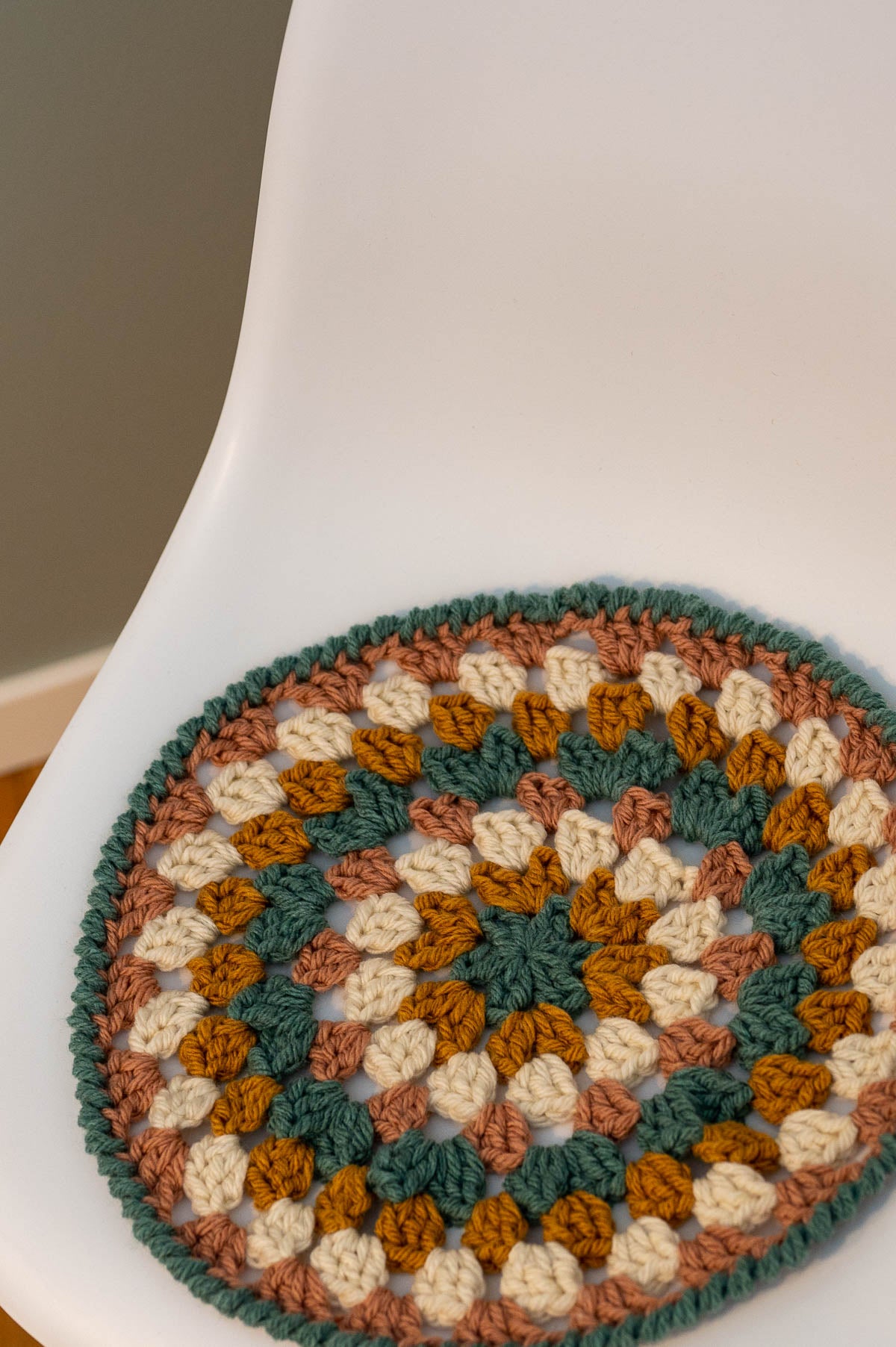 Granny Circle Crochet Chair Pad Pattern
