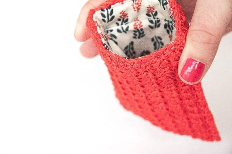 PDF Checkered Coin / Card Purse Crochet Pattern by Qroche.co 