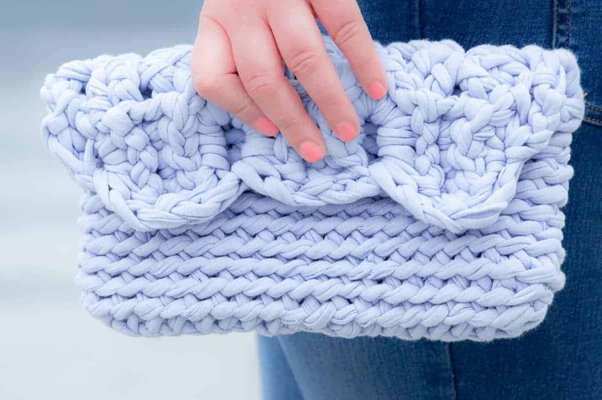 crochet summer clutch