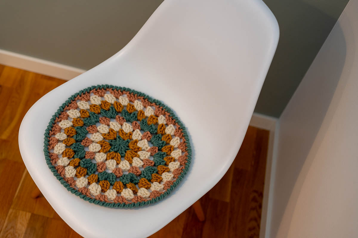 Granny Circle Crochet Chair Pad Pattern