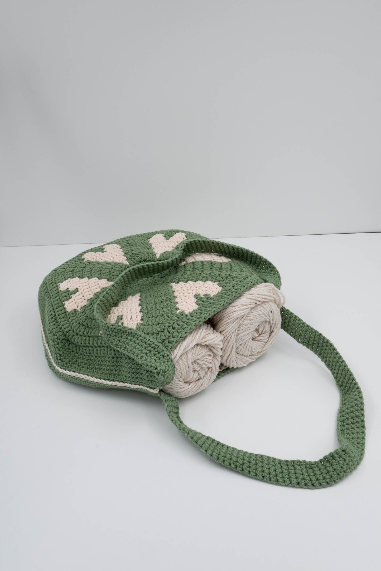 Heart Mosaic Crochet Bag Pattern