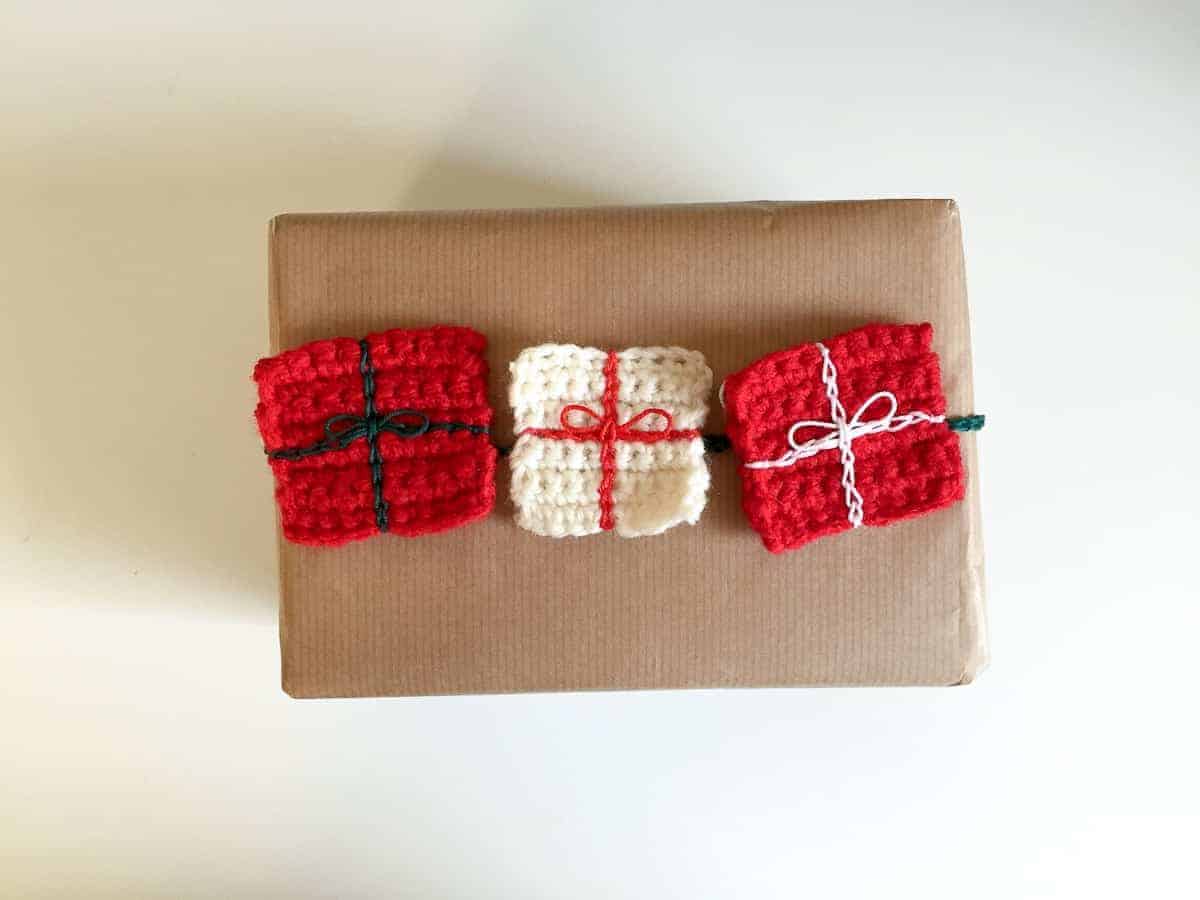 Christmas Wrapping Crochet Pattern Design