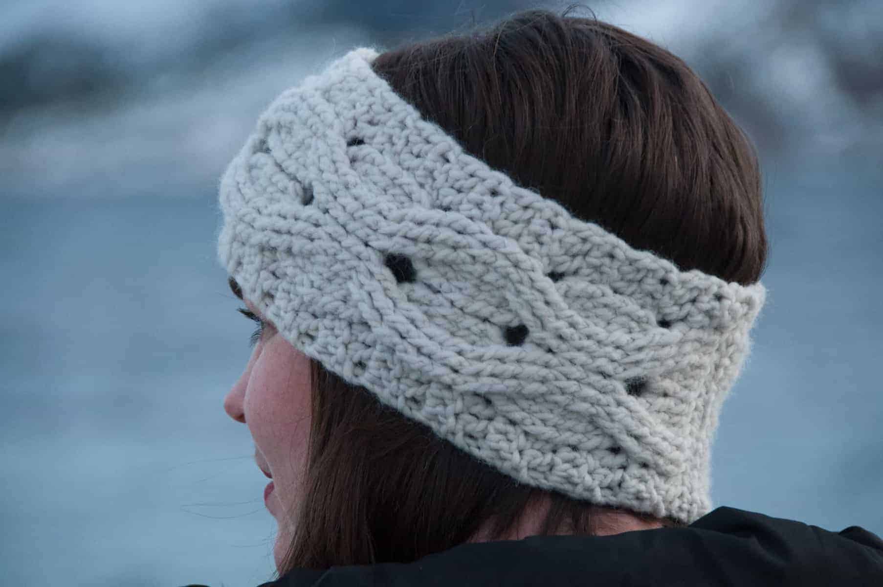 Crochet Easy Cable Headband You Will Love - CrochetBeja