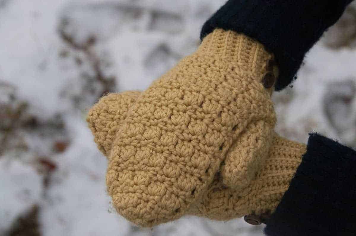 bellus mittens crochet pattern design