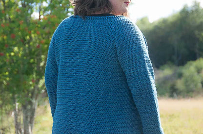 crochet classic raglan cardigan free crochet pattern, uses Lion Brand Yarn Jeans Yarn, available in sizes XS to 5XL, plus size crochet, petite size crochet, regular sizes