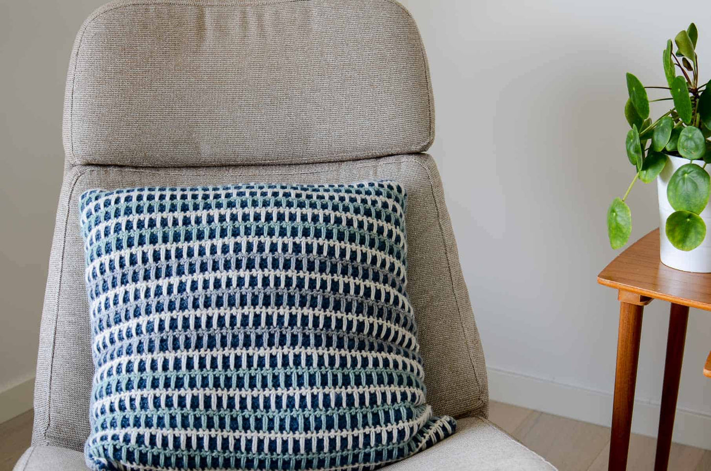 Spikes and Stripes Pillow Cover Crochet Pattern