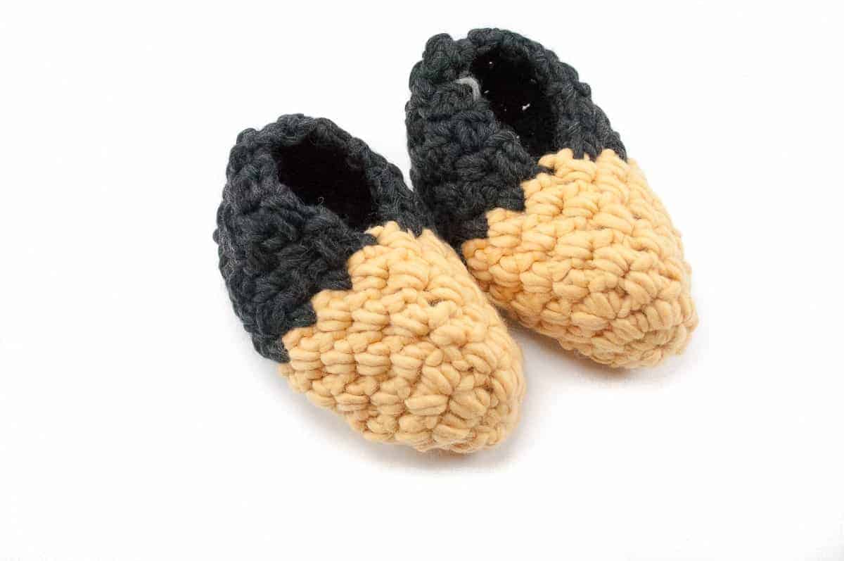 really warm winter bundle cozy slippers crochet pattern design