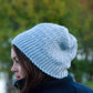 crochet løv slouchy beanie free crochet pattern, crochet hat modeled