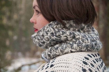 really warm winter bundle, crochet infinity cowl crochet pattern design