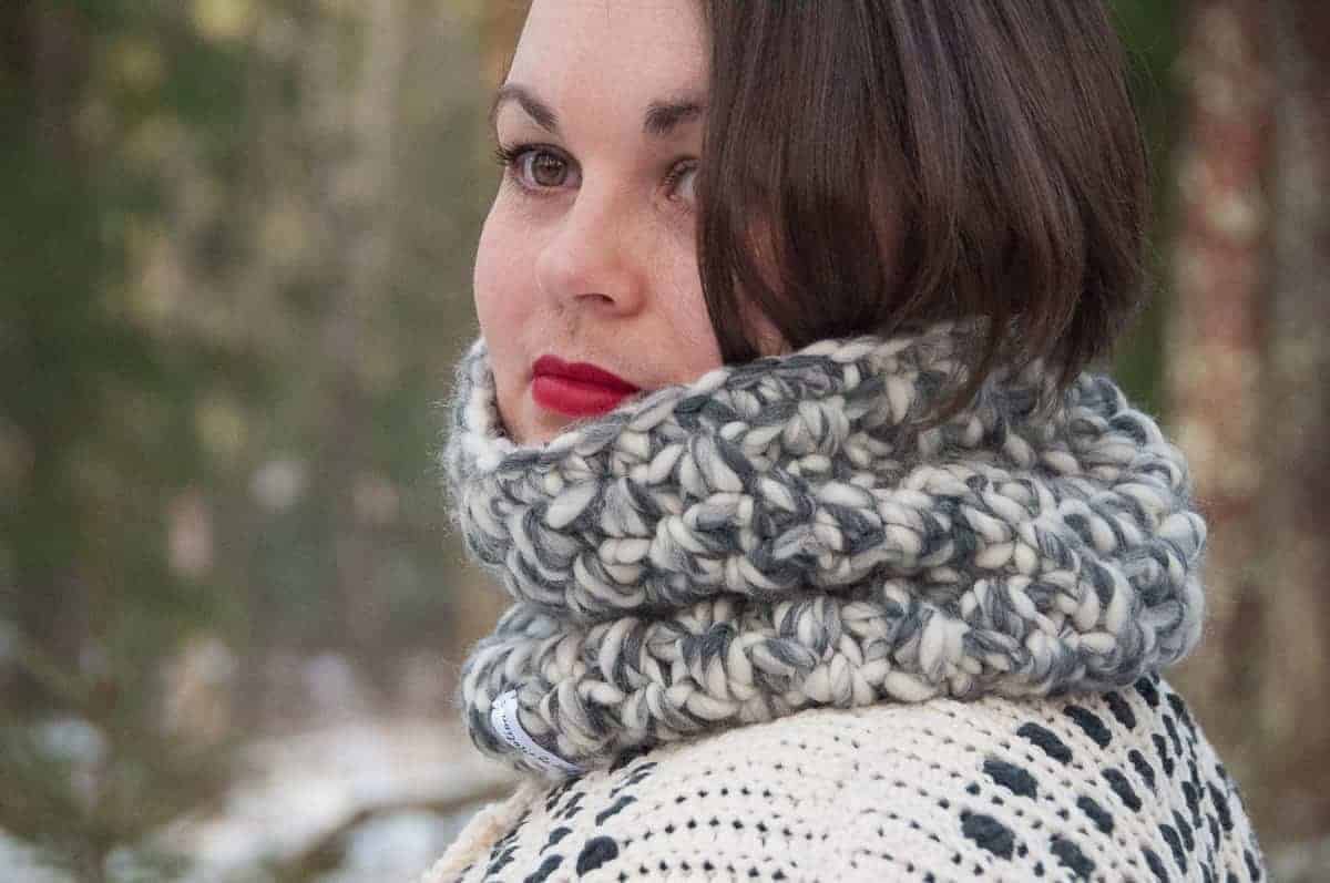 really warm winter bundle, crochet infinity cowl crochet pattern design