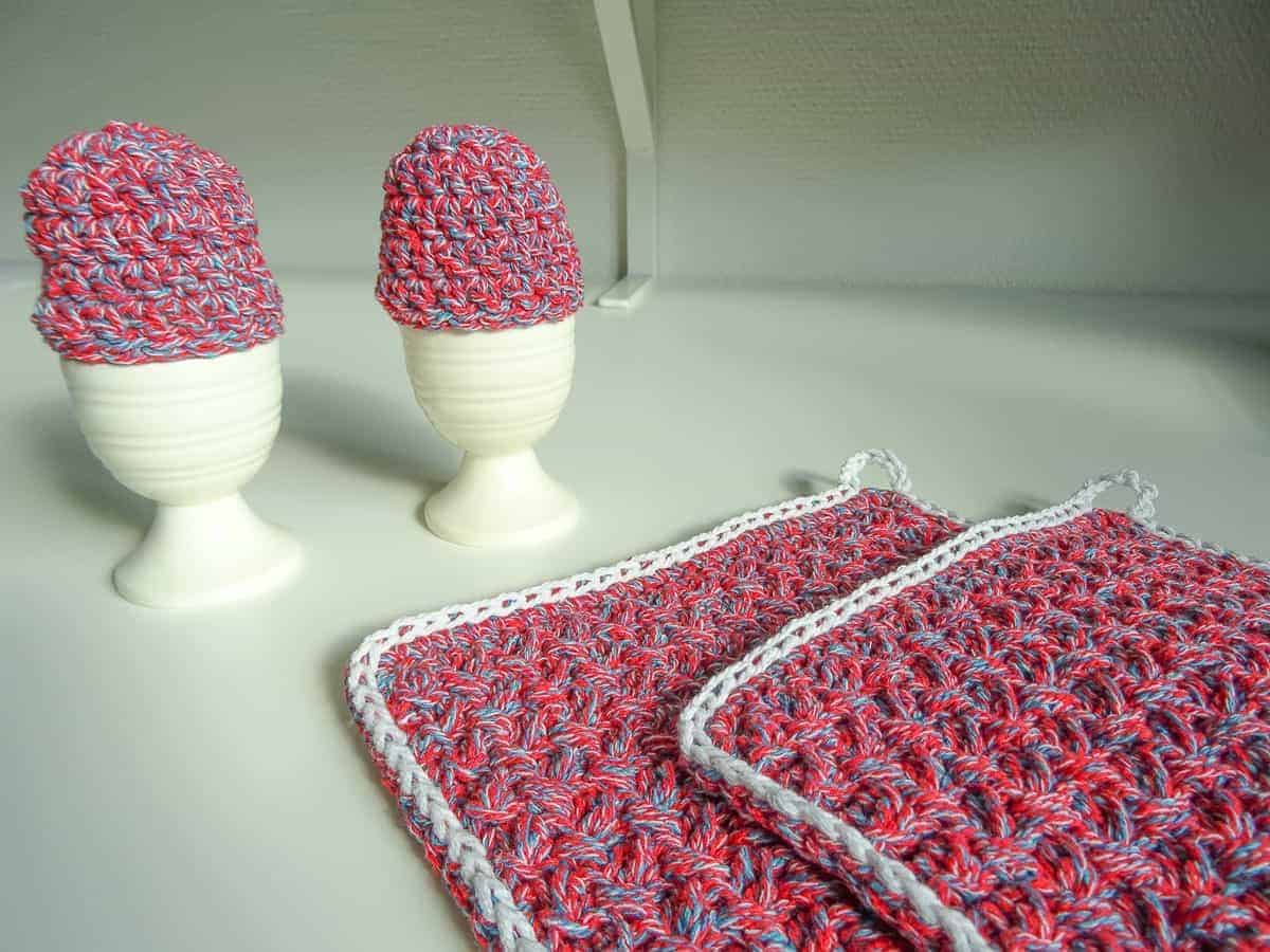 pot holdes and egg warmers crochet pattern design