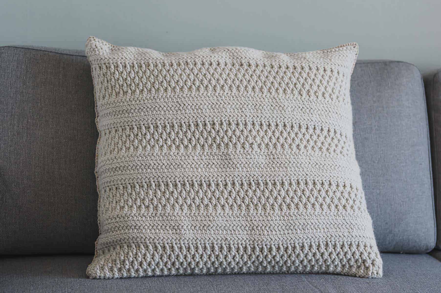 Throw hotsell pillow crochet