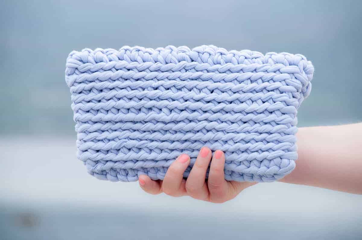 crochet summer clutch